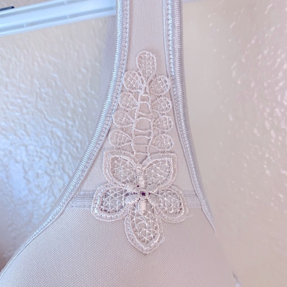 LUNAIRE Underwire Silk Spacer Bra Size 38DDD - Picture 5 of 6